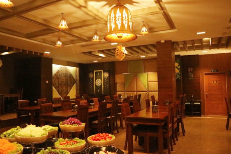 Aiyaree Place Resort : Narawadee Room