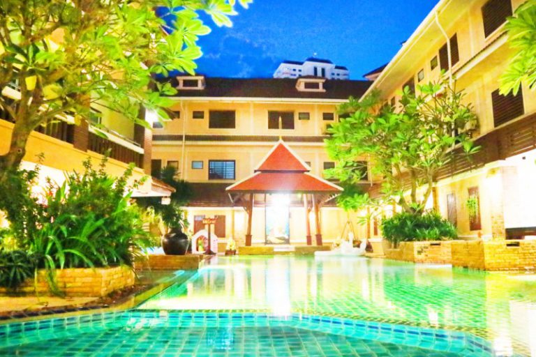 Aiyaree Place Resort : Swimming pool