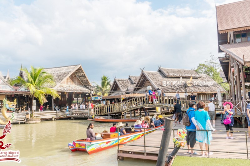 Aiyaree Place Resort :Pattaya Floating Market