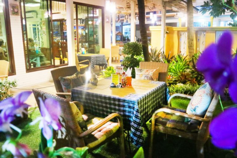 Aiyaree Place Resort : Anna Cafe & Restaurant